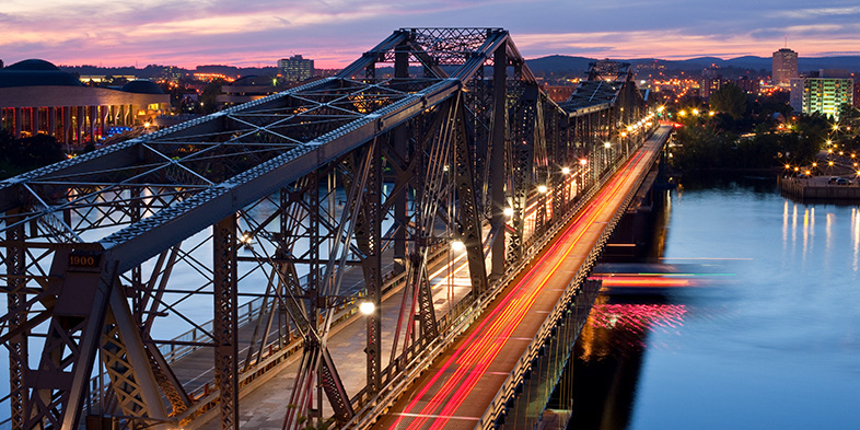Ottawa, Alexandra Bridge by night