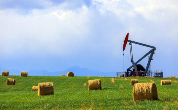 Le gouvernement fédéral annonce le plafonnement des émissions du secteur pétrolier et gazier, ce qui est contestable sur le plan constitutionnel