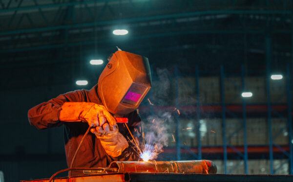 Canada further shuts its market to steel imports