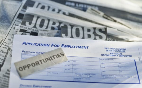 Rappel aux employeurs de l’Ontario : nouvelles exigences en matière d’annonce publique de poste