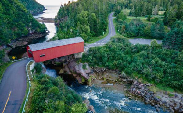 Titres ancestraux et propriété privée : approches divergentes dans les affaires Cowichan et Wolastoqey